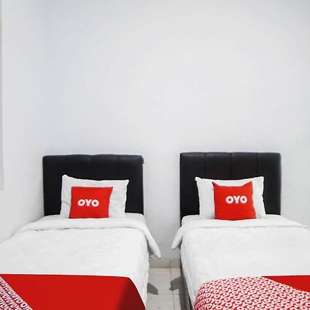 Super Oyo 91627 Wika Wiki Homestay Medan Eksteriør billede