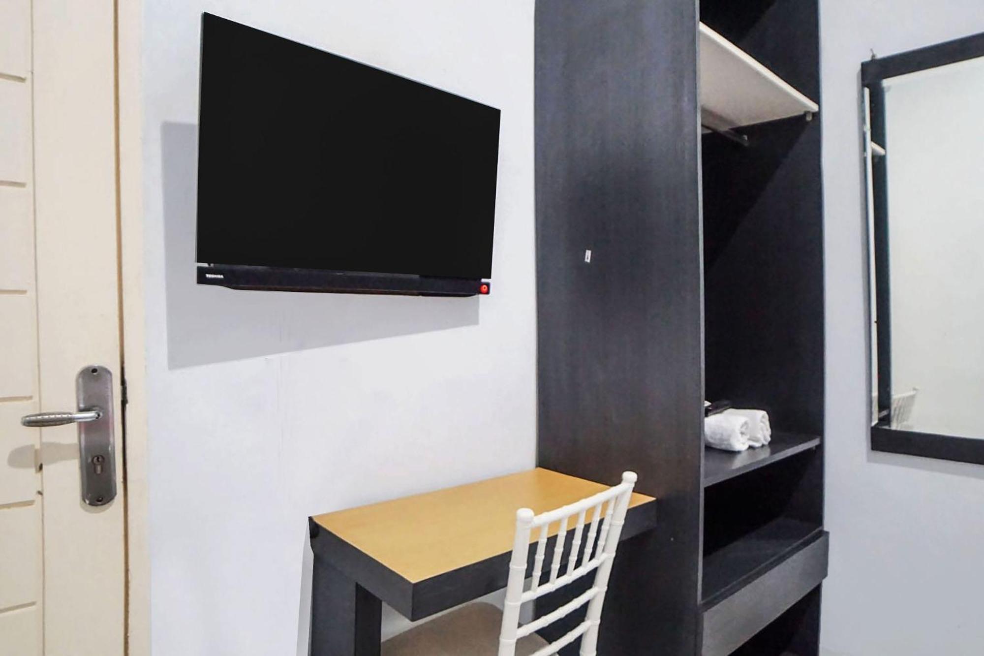 Super Oyo 91627 Wika Wiki Homestay Medan Eksteriør billede